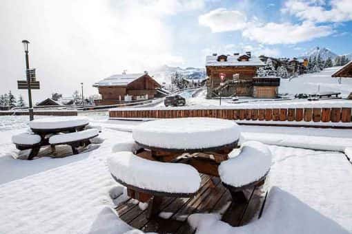 table bois neige hiver mélèze Michel Monin Courchevel