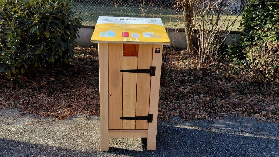 Corbeille à déchets simple flux gabarit toit personnalisé