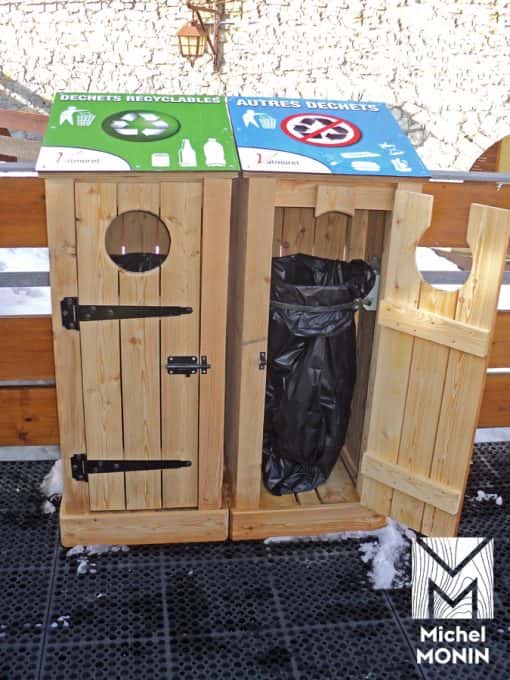 Corbeille à déchets fermée toit personnalisé