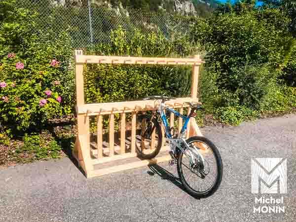 Râtelier à vélo - Mobilier d'extérieur en mélèze