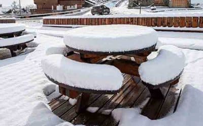Comment protéger son mobilier d’extérieur bois l’hiver ?