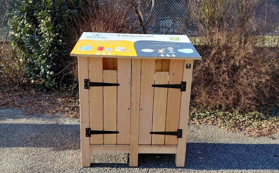 Corbeille à déchets gabarit double flux personalisée